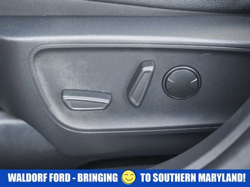 Used 2025 Ford Escape SE w/ PHEV Premium Package image 38
