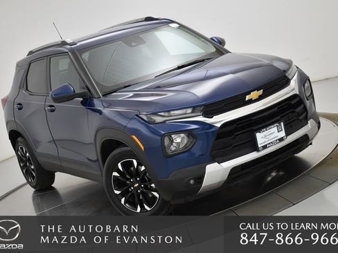 Used 2022 Chevrolet TrailBlazer LT w/ Driver Confidence Package image 2