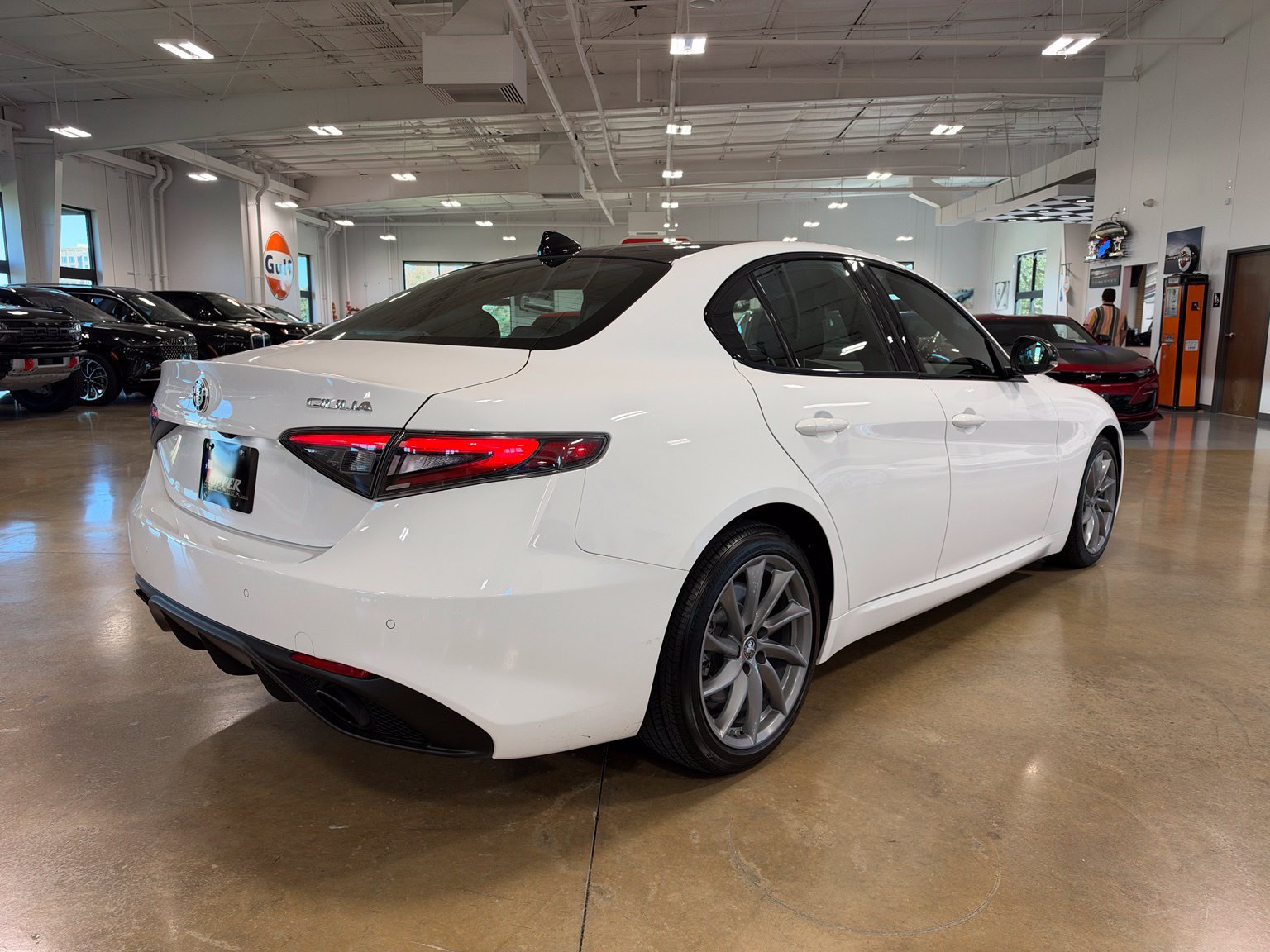 Used 2025 Alfa Romeo Giulia RWD image 5
