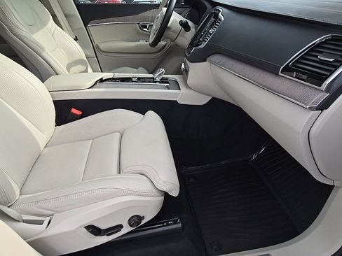 Used 2025 Volvo XC90 B6 Ultra w/ Protection Package Premier image 41