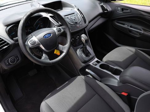 Used 2016 Ford Escape S FWD image 4