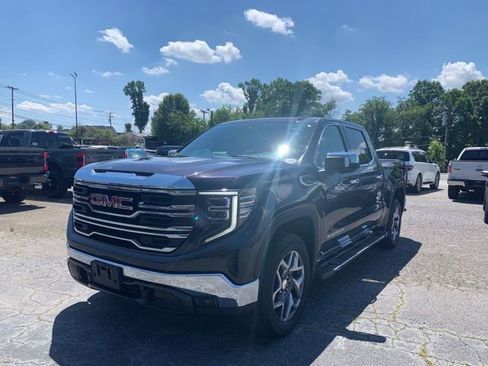 Used 2023 GMC Sierra 1500 SLT w/ SLT Premium Package AWD/4WD image 4