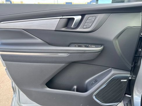 New 2026 Buick Enclave Preferred w/ Power Package AWD/4WD image 17