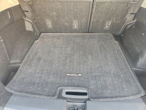 Used 2024 Nissan Rogue SV image 30