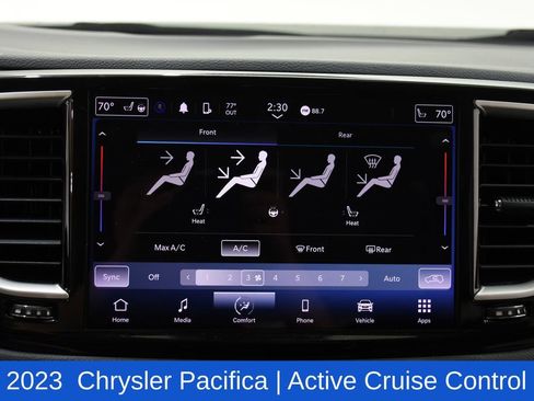 Used 2023 Chrysler Pacifica Touring-L FWD image 20