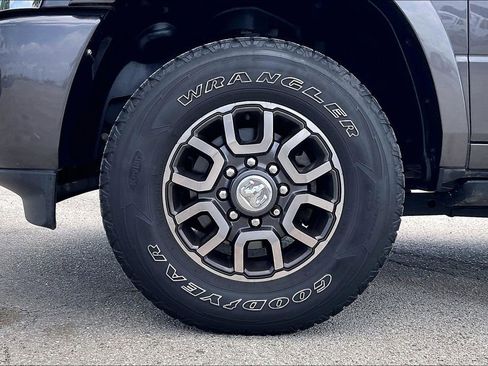 Used 2022 RAM 2500 Limited AWD/4WD image 35