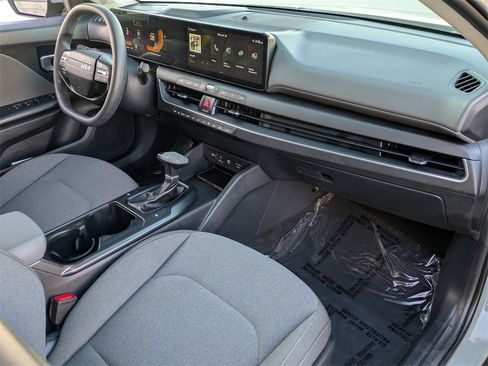 Used 2025 Kia K4 LXS image 29