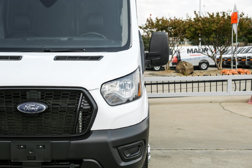 Used 2023 Ford Transit 250 Medium Roof AWD image 41
