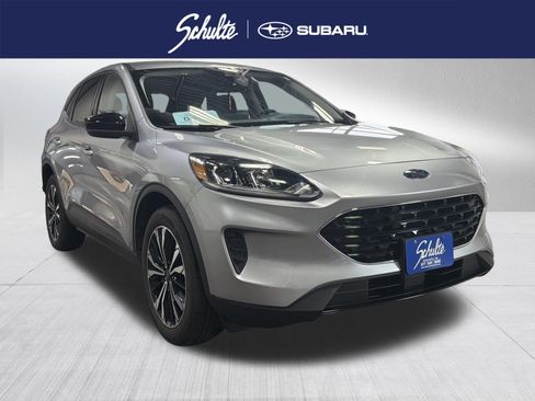 Used 2021 Ford Escape SE w/ SE Sport Appearance Package image 1