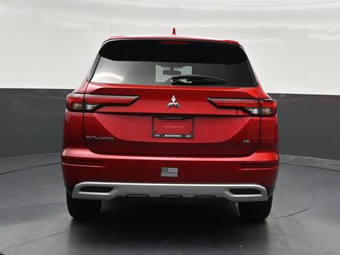 Used 2023 Mitsubishi Outlander SE FWD image 4