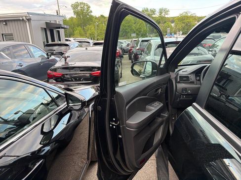Used 2022 Honda Pilot TrailSport image 16
