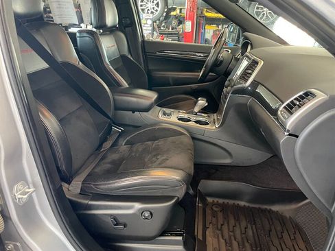 Used 2018 Jeep Grand Cherokee Trailhawk AWD/4WD image 19