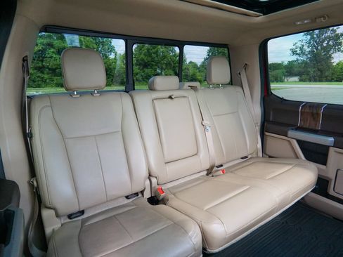 Used 2018 Ford F150 Lariat w/ Equipment Group 502A Luxury AWD/4WD image 40