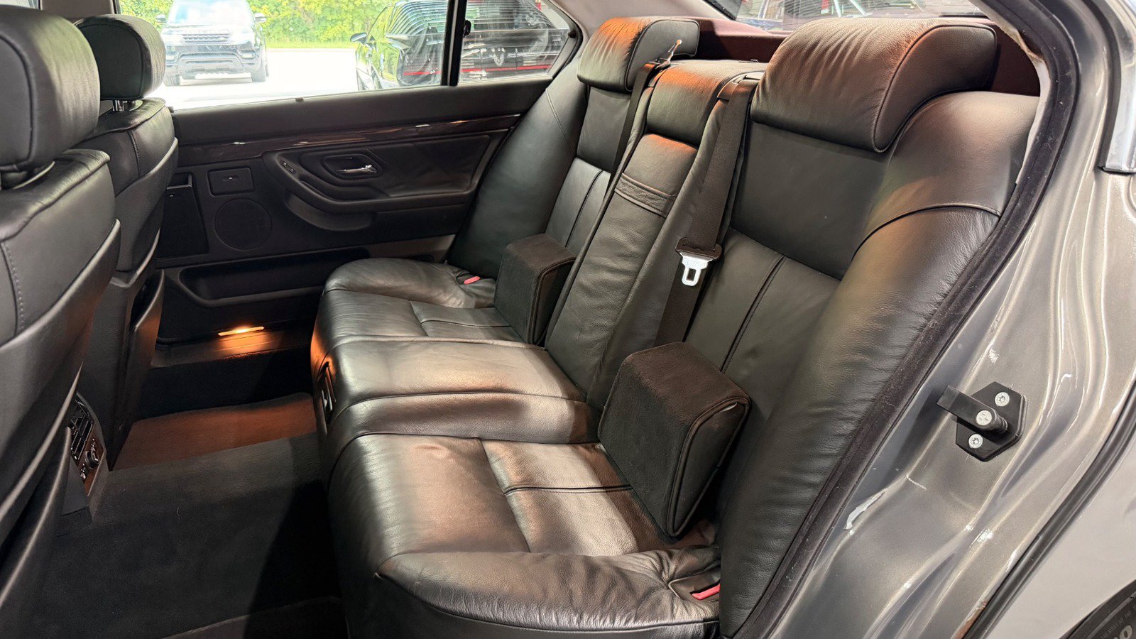 Used 2001 BMW 740iL RWD image 28