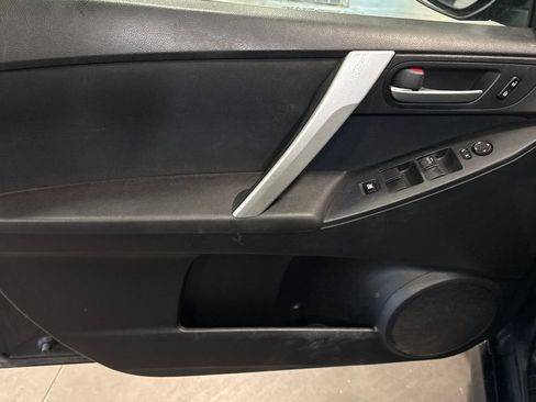 Used 2011 MAZDA MAZDA3 s Sport FWD image 7