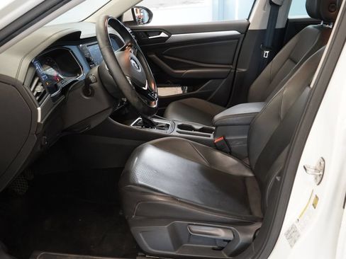 Used 2019 Volkswagen Jetta SE FWD image 5
