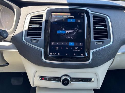 Certified 2024 Volvo XC90 B5 Core w/ Climate Package AWD/4WD image 13