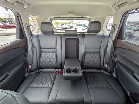 Used 2022 Nissan Rogue Platinum w/ Head-Up Display Package image 21