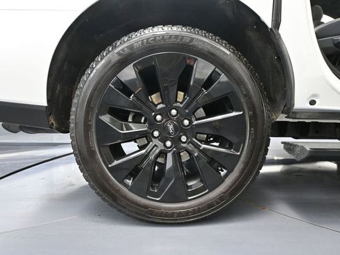 Used 2025 Ford Expedition Max Platinum w/ Stealth Appearance Package AWD/4WD image 15