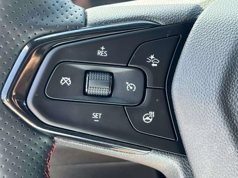 Used 2024 Chevrolet Trax RS FWD image 20