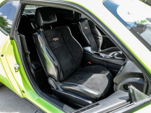 Used 2015 Dodge Challenger R/T Scat Pack w/ Scat Pack Appearance Package RWD image 31