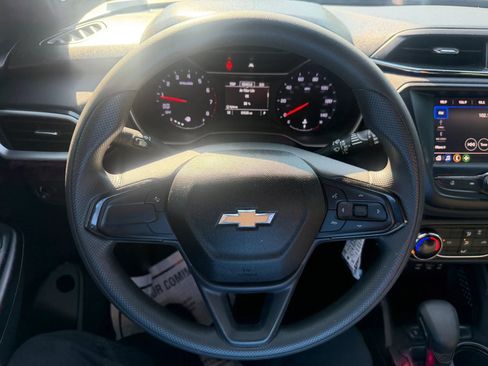 Used 2021 Chevrolet TrailBlazer LS FWD image 19