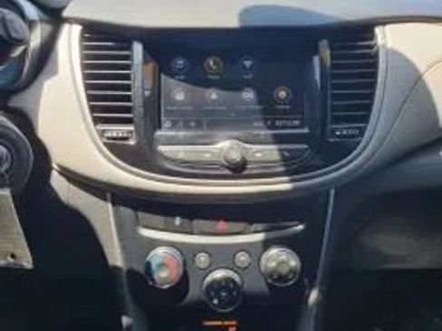 Used 2020 Chevrolet Trax LS w/ Tint and Cruise Package FWD image 12