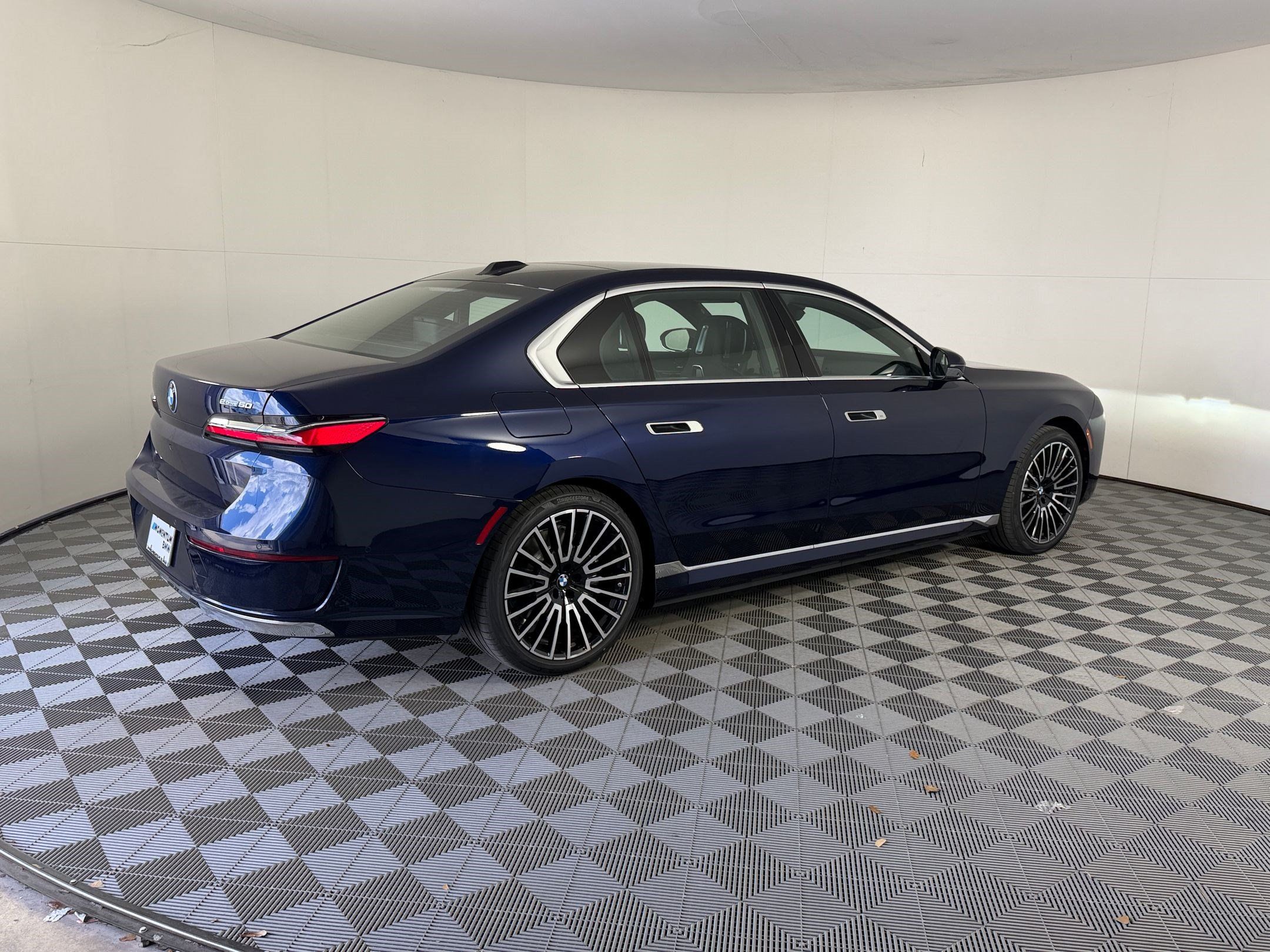 Used 2026 BMW i7 eDrive50 RWD image 9
