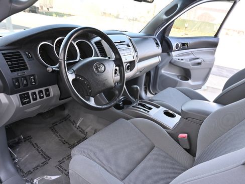 Used 2010 Toyota Tacoma 4x4 Access Cab V6 image 12