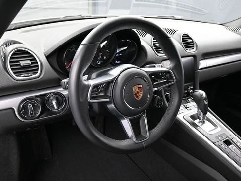 Certified 2025 Porsche 718 Boxster RWD image 17