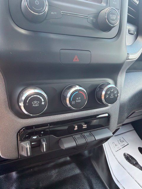 Used 2024 RAM 3500 Tradesman w/ Chrome Appearance Group AWD/4WD image 32