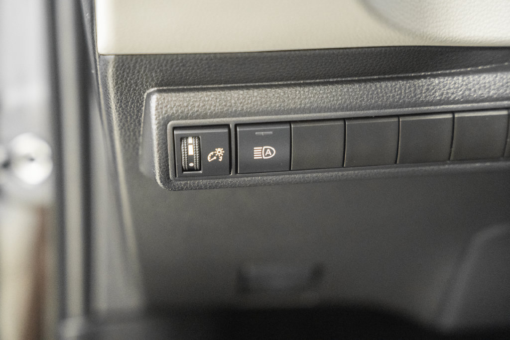 Used 2025 Toyota Corolla LE FWD image 32