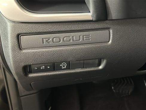 Used 2023 Nissan Rogue S AWD/4WD image 20