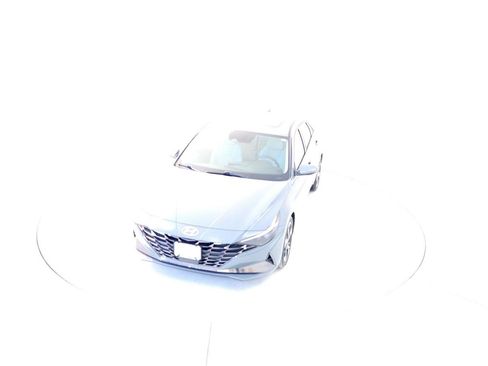 Used 2022 Hyundai Elantra Limited image 14