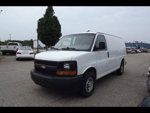 Used 2017 Chevrolet Express 2500 VAN image 1