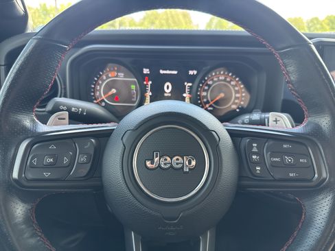 Used 2024 Jeep Wrangler Unlimited Rubicon 392 AWD/4WD image 10