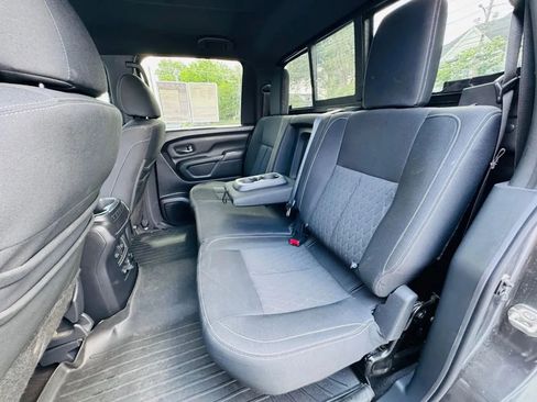 Used 2019 Nissan Titan SV w/ SV Convenience Package image 14