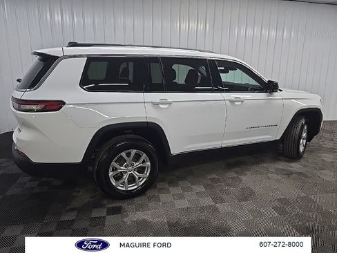Used 2023 Jeep Grand Cherokee L Limited AWD/4WD image 9