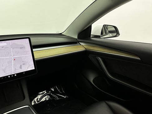 Used 2021 Tesla Model 3 Standard Range Plus image 26