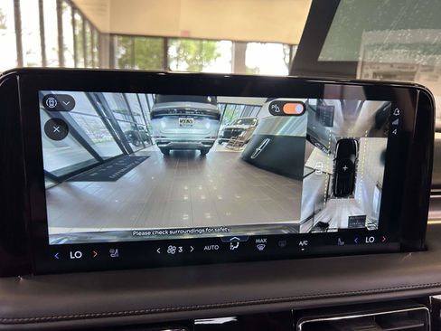 Used 2025 Lincoln Aviator 2WD w/ Jet Appearance Package image 23
