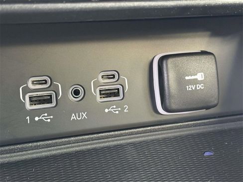 New 2025 Jeep Grand Cherokee Altitude image 21