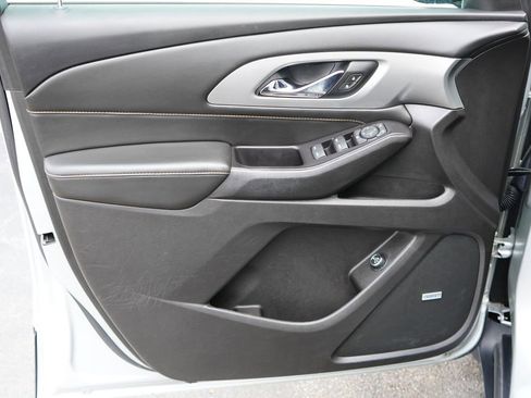 Used 2018 Chevrolet Traverse LT FWD image 11