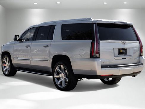 Used 2019 Cadillac Escalade ESV Luxury image 9