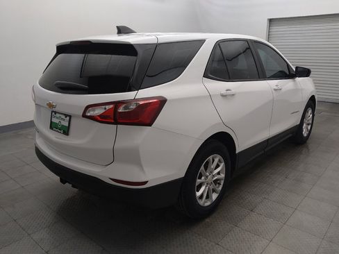 Used 2021 Chevrolet Equinox LS w/ LPO, Floor Liner Package image 9