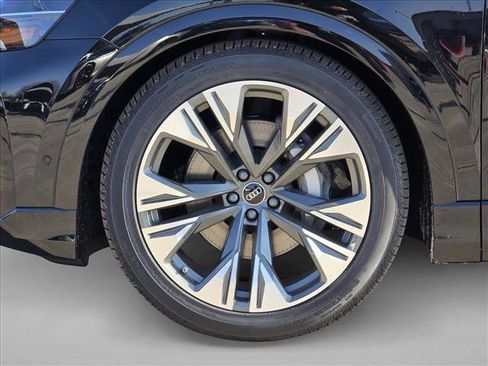 New 2026 Audi Q8 Premium Plus image 9