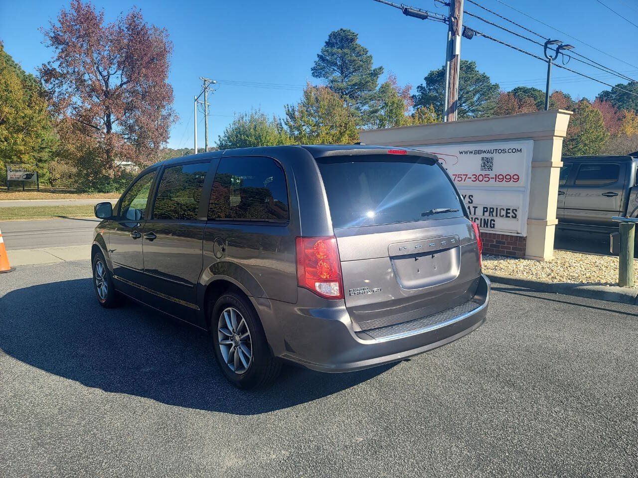 Used 2016 Dodge Grand Caravan SE FWD image 5