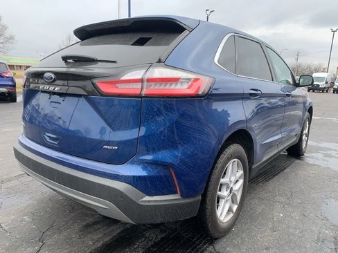 Used 2024 Ford Edge SEL w/ Convenience Package image 3