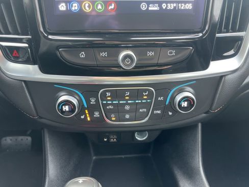 Used 2020 Chevrolet Traverse RS image 20