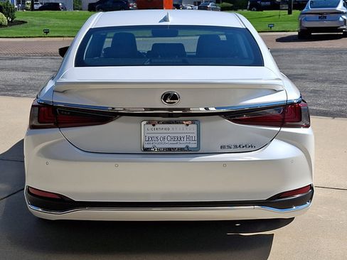 Certified 2025 Lexus ES 300h w/ Technology Package FWD image 5