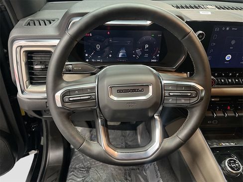 Used 2025 GMC Canyon Denali image 11